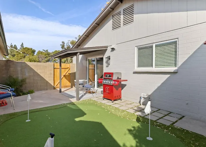 Evergreen - Outdoor Grille Patio With Putt Mesa