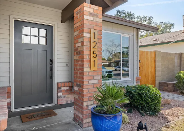Evergreen - Outdoor Grille Patio With Putt Holiday home Mesa