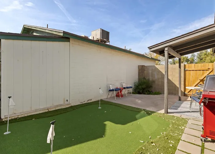 Evergreen - Outdoor Grille Patio With Putt Holiday home Mesa